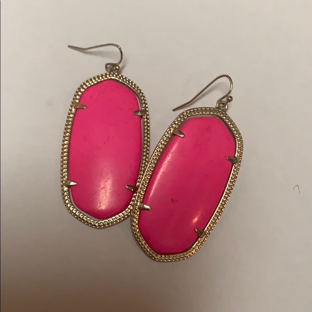 NEON PINK KENDRA SCOTT EARRINGS